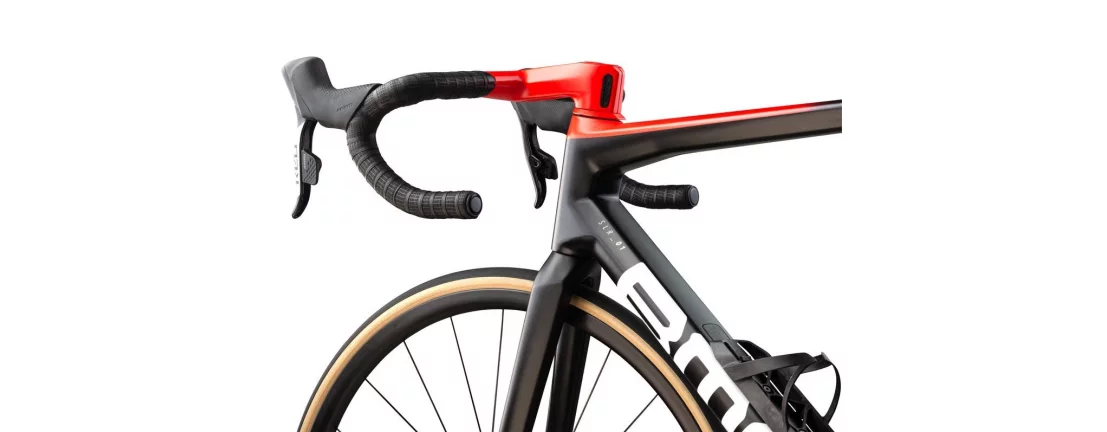BMC Teammachine SLR01 ONE Dura Ace Di2 / 2021 фото 1 BMC Teammachine SLR01 ONE Dura Ace Di2 / 2021 фото 1
