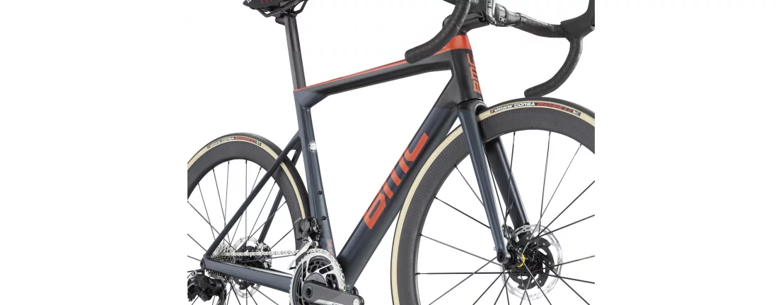 BMC Teammachine SLR01 Disc THREE Sram Force AXS / 2020 18