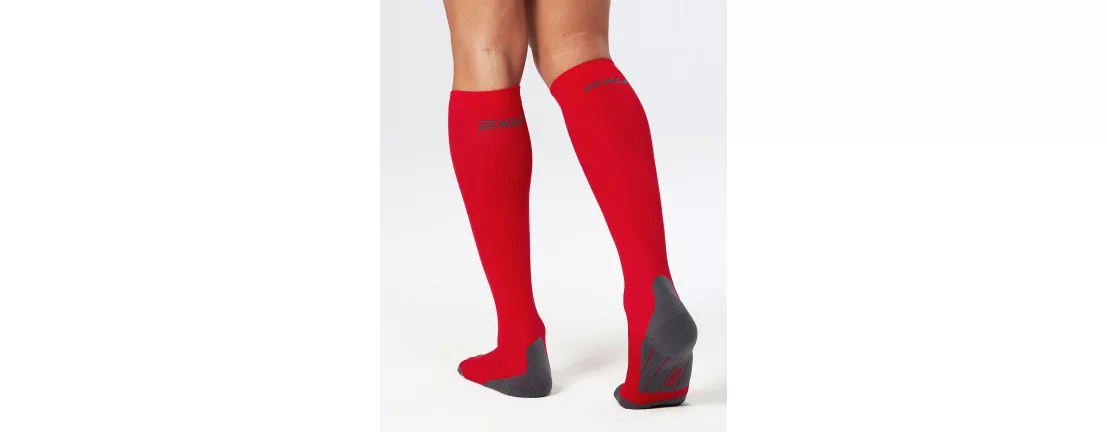 2XU Compression Perfomance Run Socks / Мужские компрессионные гольфы для бега 1
