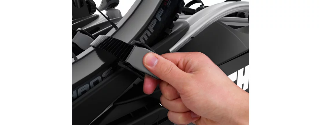 Thule VeloCompact 3 7-pin / Платформа на фаркоп для 3-х велосипедов фото 3