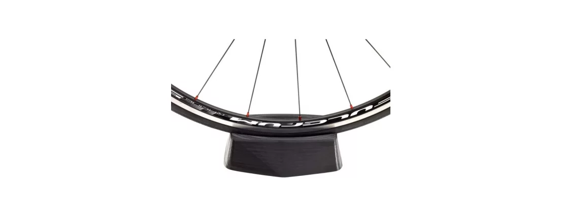 Wahoo KICKR SNAP Wheel Block / Подставка под переднее колесо фото 1 Wahoo KICKR SNAP Wheel Block / Подставка под переднее колесо фото 1