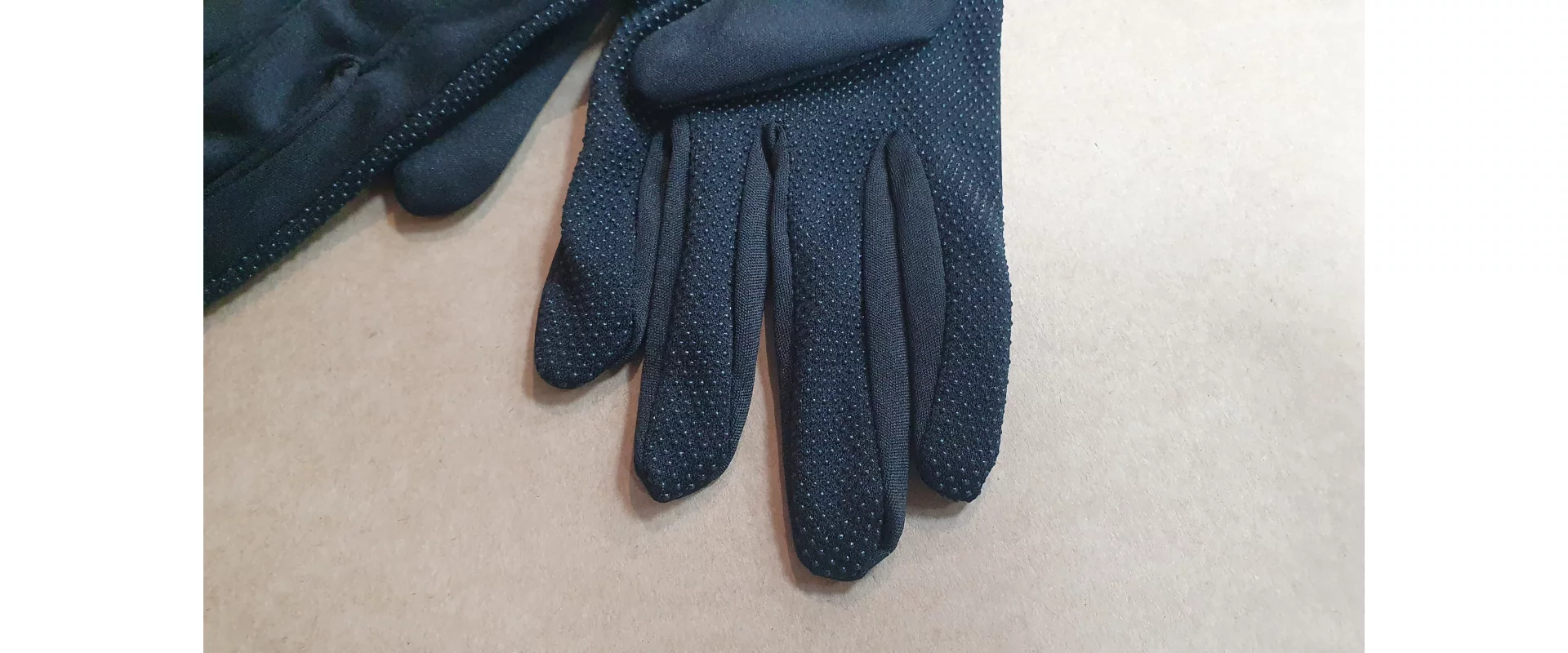 Перчатки для надевания гидрокостюма фото 1