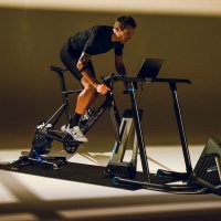 Wahoo KICKR Indoor Cycling Desk / Стол подставка для ноутбука-планшета-телефона фото 6