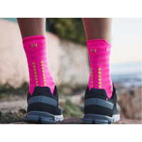 Compressport Run Ultralight High v4 Fluo Pink / Носки ультралегкие фото 2