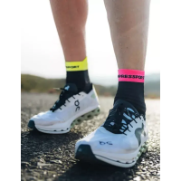 Compressport Pro Racing Socks V4.0 Ultralight Run High - Black - Yellow Pink / Носки беговые фото 2