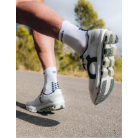 Compressport V4 Run Hi White/Black /Носки фото 4